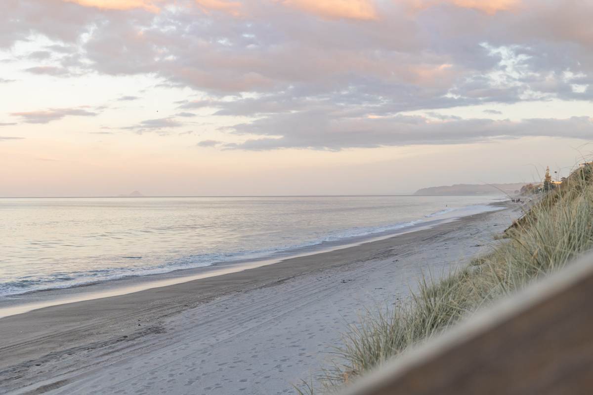 beach front in pukehina