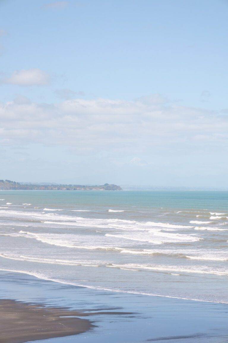 view of tasman sea from three sisters and elephant rock lookout