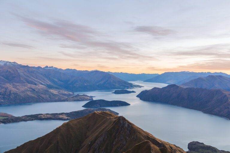 sunrise at roys peak south island