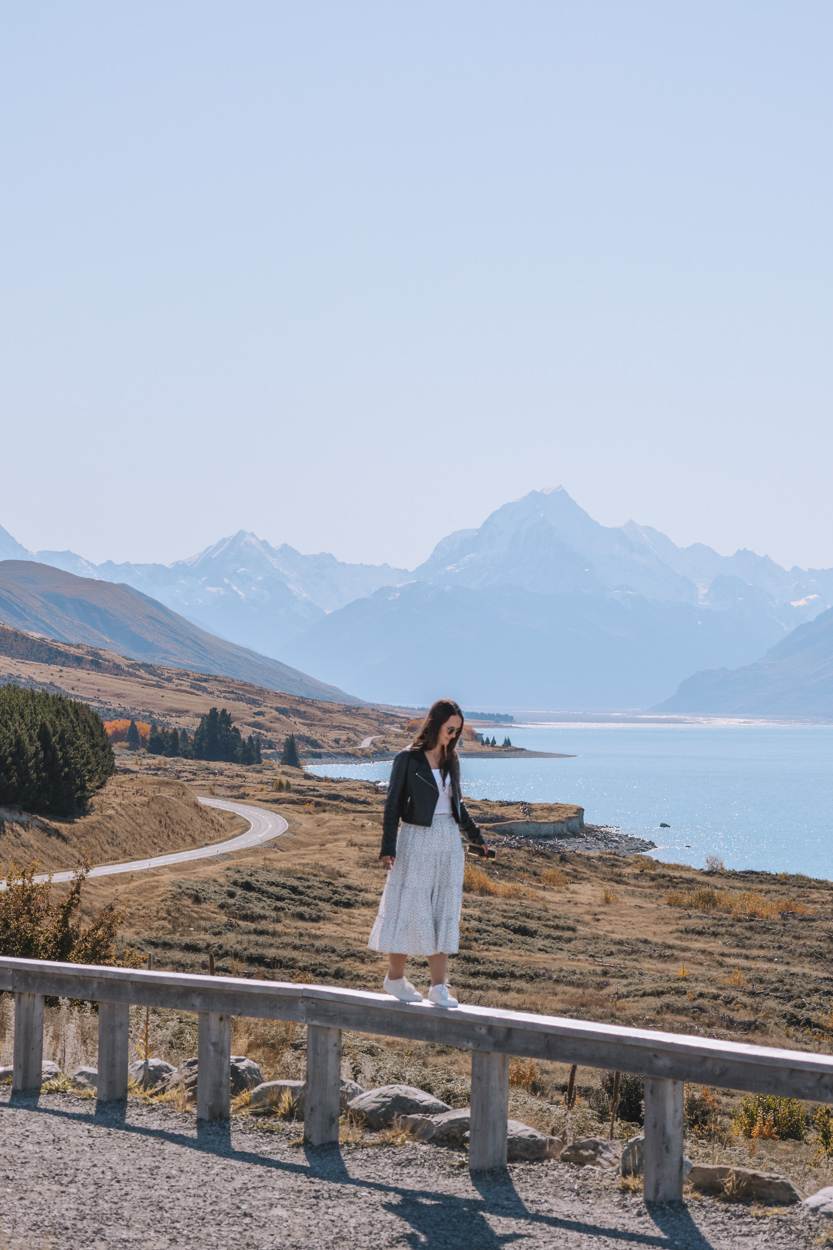 mount cook lookout on mount cook road in the south island