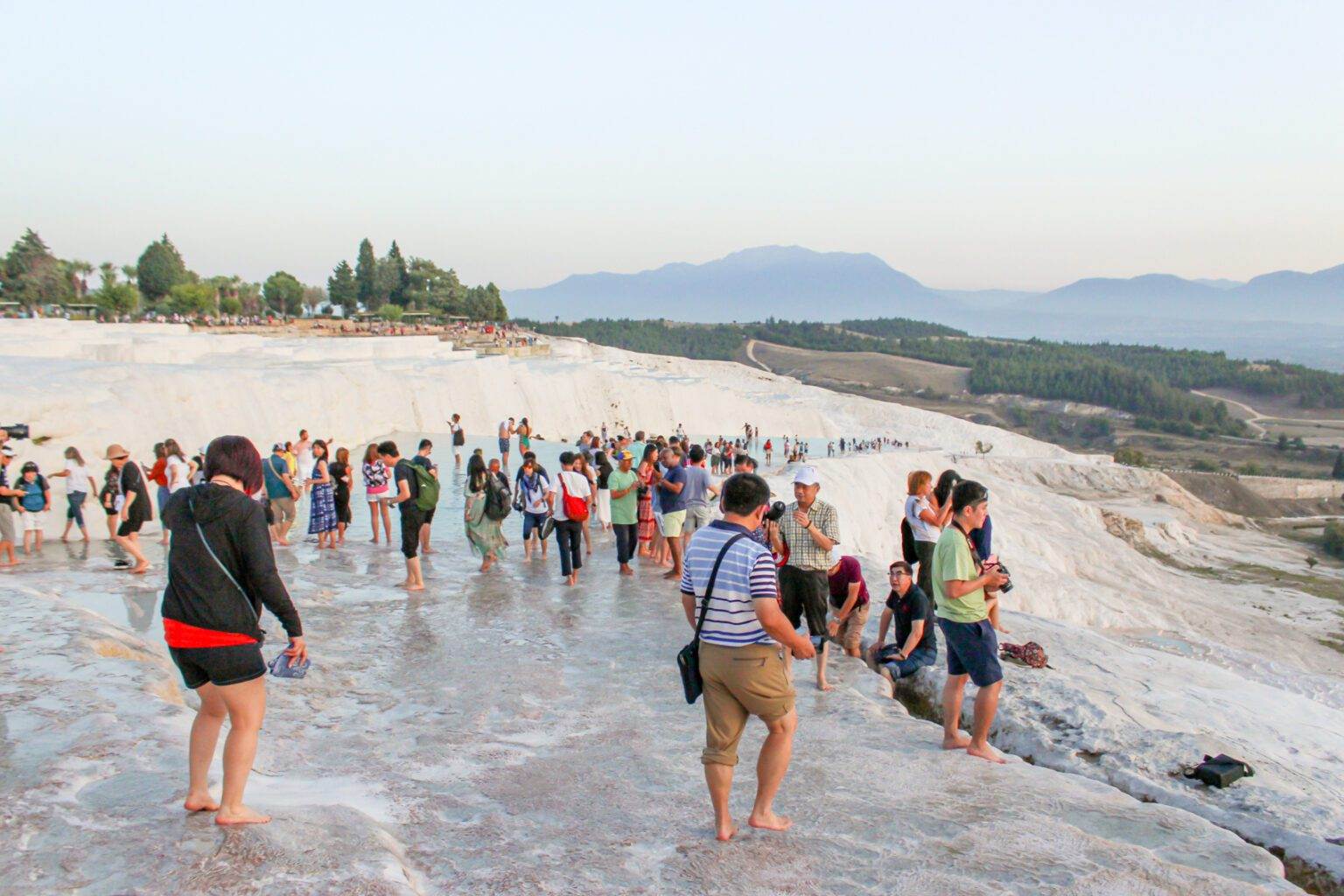 crowds at cotton castle terraces in pamukkale