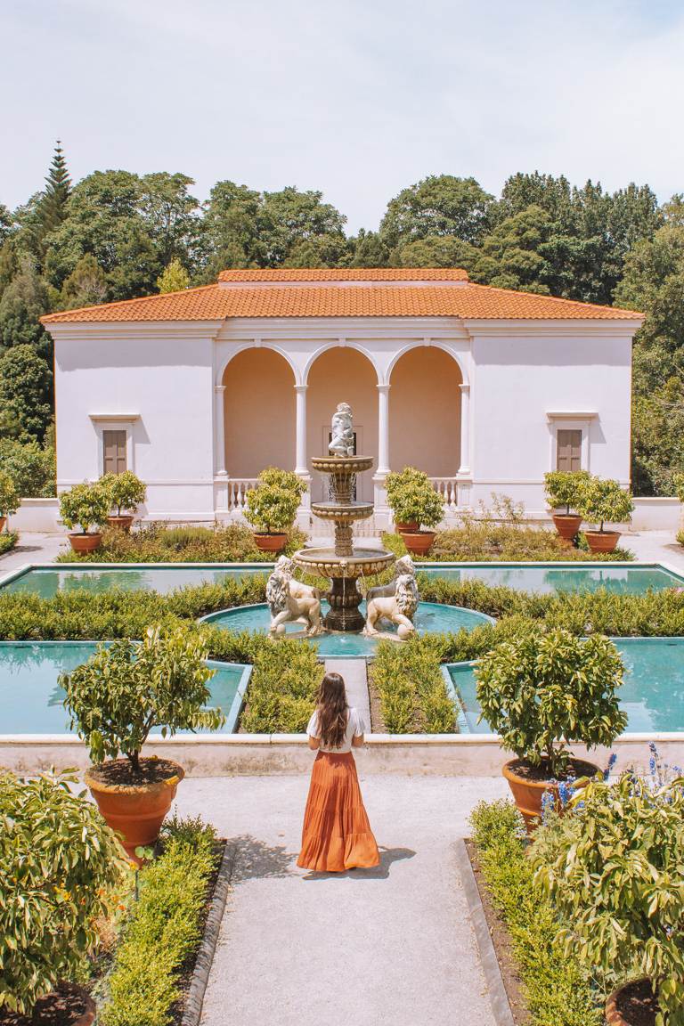 girl standing in hamilton gardens New Zealand landscape photos