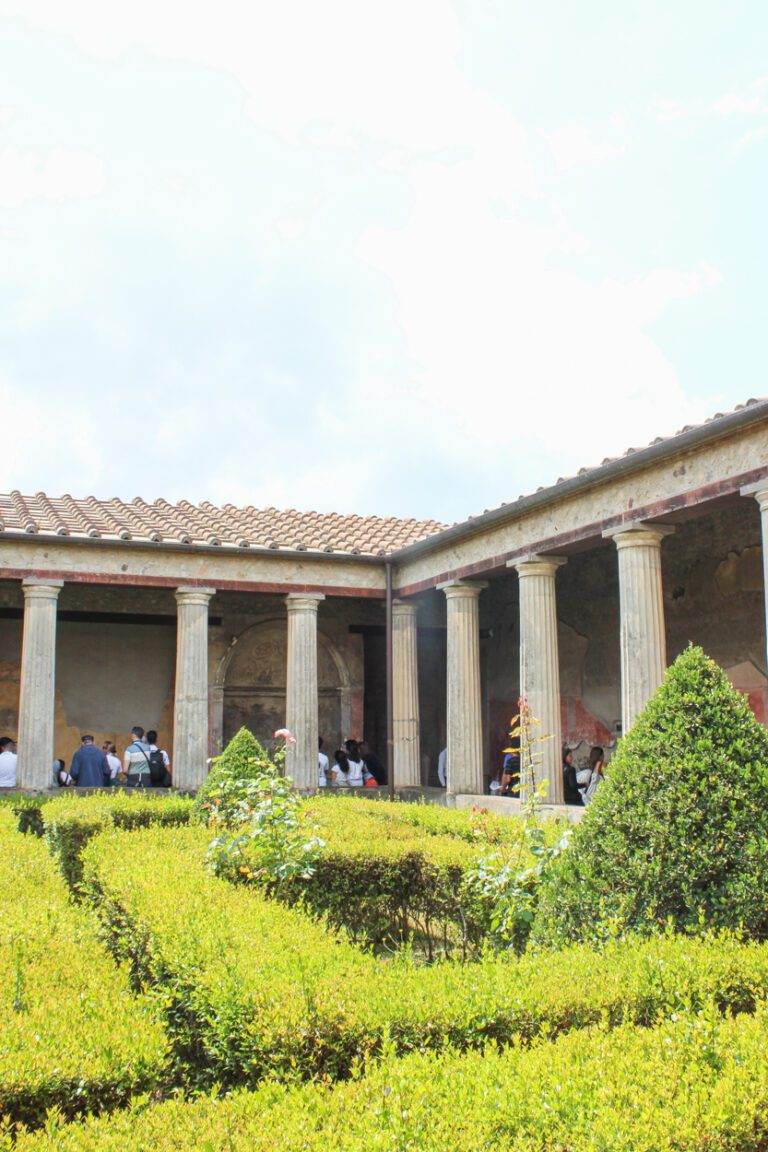 pompeii gardens pompeii ruins