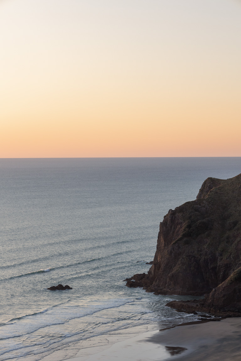 anawhata lookout golden hour auckland