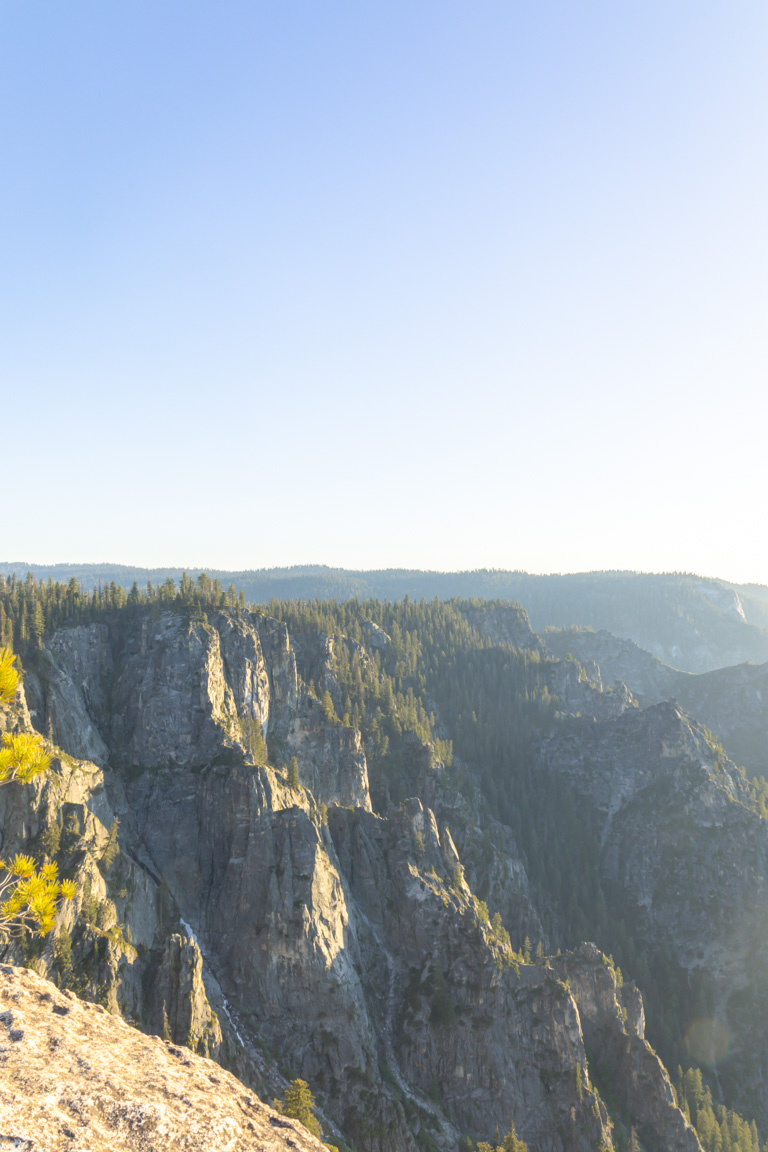 cliff edges taft point lookout yosemite national park