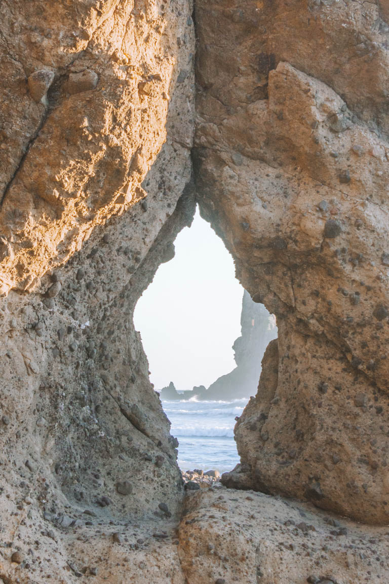 hole in the rock anawhata beach