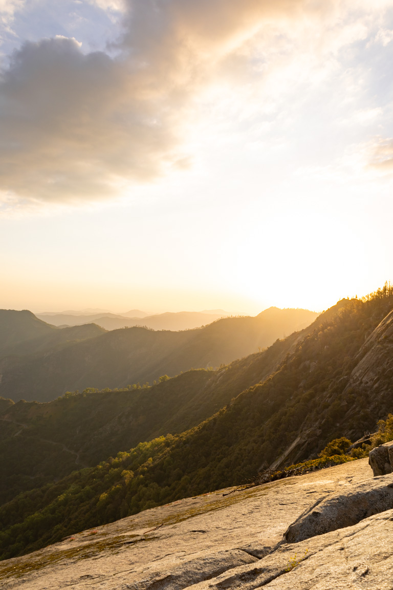 sunset moro rock walk sequoia national park